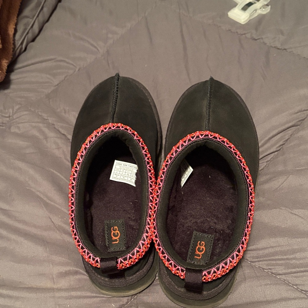 UGG Black Shoes with Red Accent